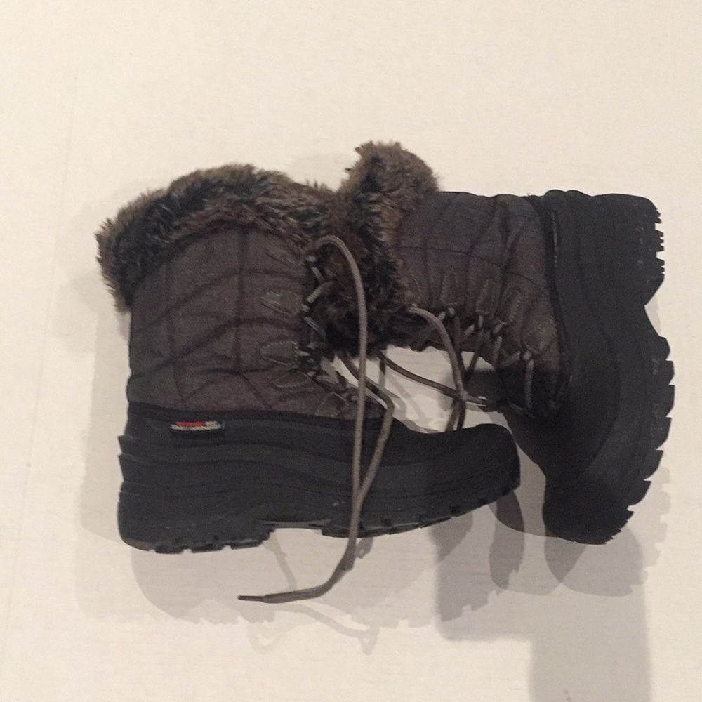 Beautiful winter boots 🥾 - Picture 3 of 12